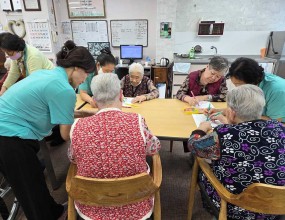 *자유화*콩고르기*신문놀이*1층신관 힘뇌체조*2층신관 체조*1층 산책*2층신관 관절운동&nbsp;