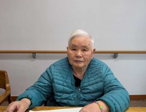 *색종이모자이크*미용요법*화투놀이*블럭쌓기*파라핀요법*풍선배구*색칠하기*음악감상*체조&nbsp;